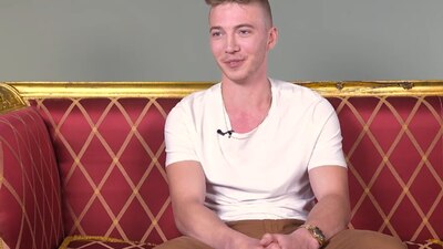 Ich Bin Glucklicher Single Jakob Grun Aka Connor Im Interview Video Berlin Nacht Rtlzwei